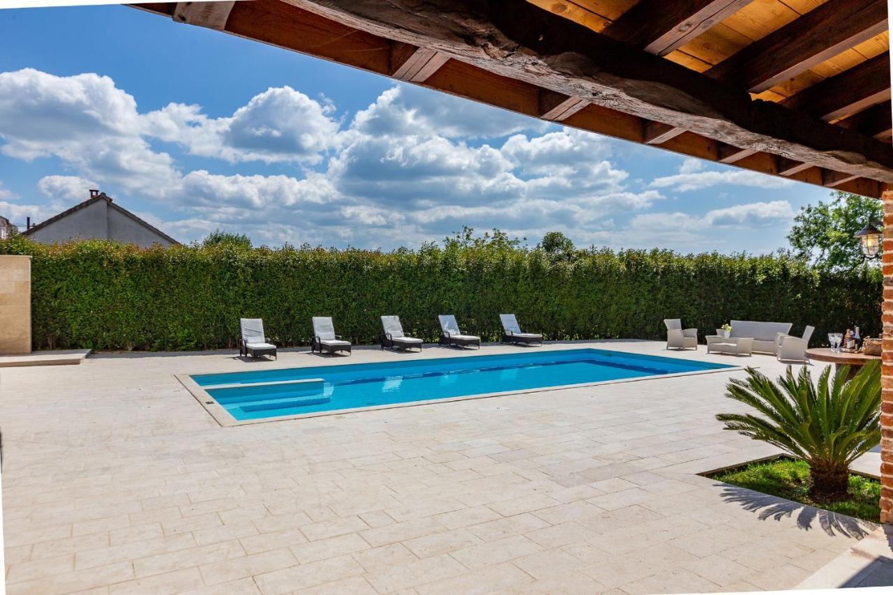 זאדאר Mp Luxury Holiday Home With Swimming Pool מראה חיצוני תמונה